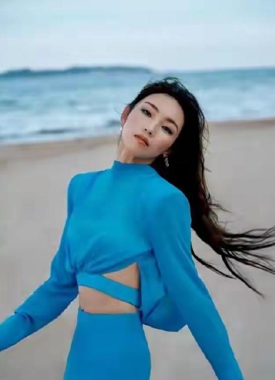那尔那茜陷定向委培争议？被爆初高中就读北京名校，粉丝盼她回应