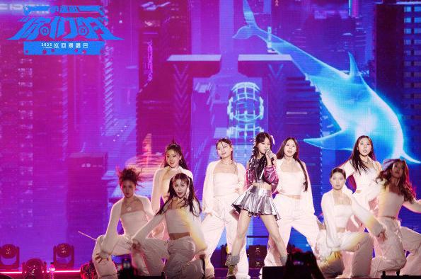 小沈阳演唱会安排女儿唱跳首秀，明星家长给星二代铺路，错在哪儿