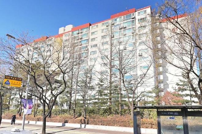 金秀贤赢了！金世义2处房产遭冻结，金赛纶父母“隐藏式”失踪