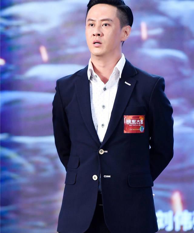 梁洛施马浴柯恋情疑曝光？去年就被拍牵手，男方出道二十年无绯闻