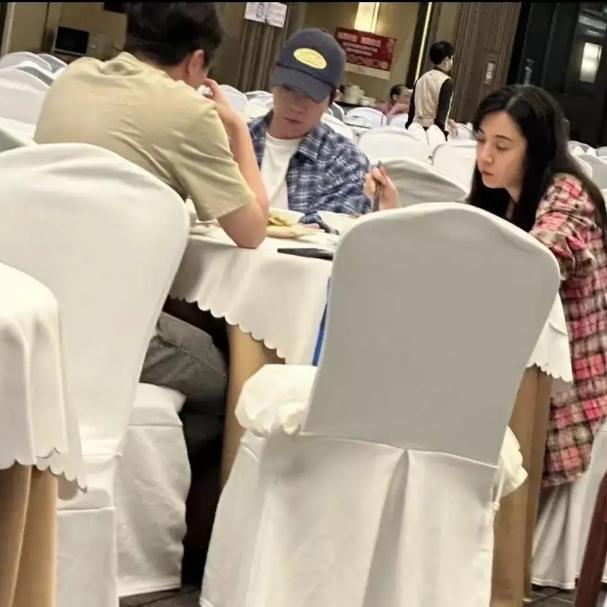太装了！王晓晨回应跟俞灏明已婚传闻故弄玄虚败好感，骂声一片