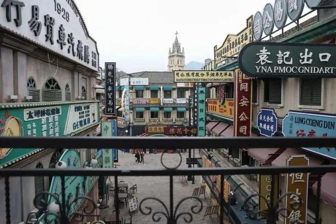 横店20万群演现状：美女泛滥，懒汉遍地，降薪后他们该何去何从？