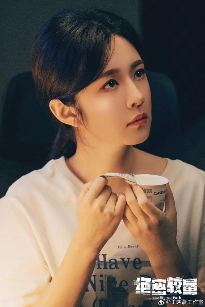 鲸鱼劈腿小花嗲精？那尔那茜特权上位？邓紫棋被坑钱？王晓晨俞灏明闹掰？姨太问答