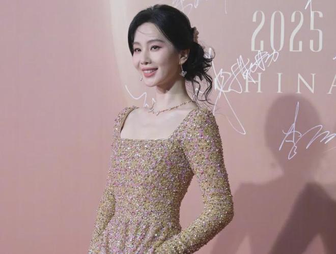 迟到、抢压轴，越大咖越不配合，时尚中国之夜又见明星暗争时刻了
