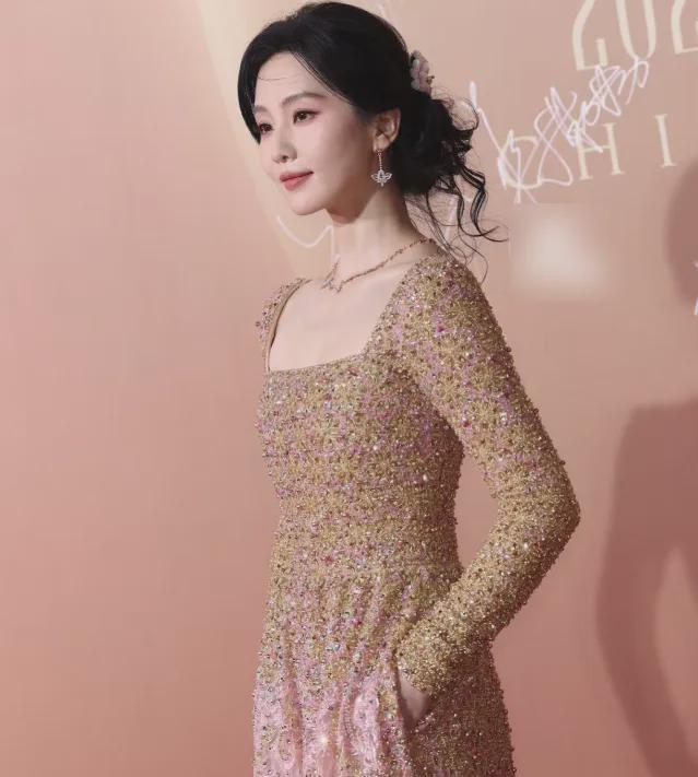 迟到、抢压轴，越大咖越不配合，时尚中国之夜又见明星暗争时刻了