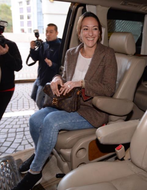 赌王家族最惨孙女，6岁时父母意外离世，患癌离婚后迎来第二春