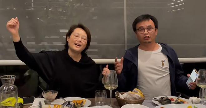 袁立和第三任丈夫游巴黎， ​​​52岁颜值状态回春，变漂亮很多