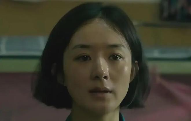 赵丽颖新剧大扑街，演技扛剧能力皆遭质疑，得奖后竟开始走下坡路