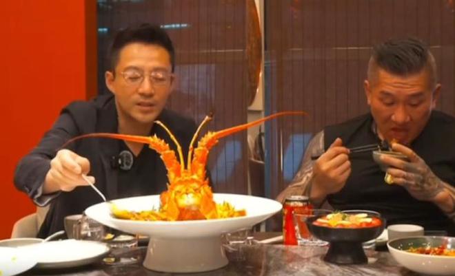 汪小菲宴请网红馆长吃饭，正能量输出获称赞，在线人数40万