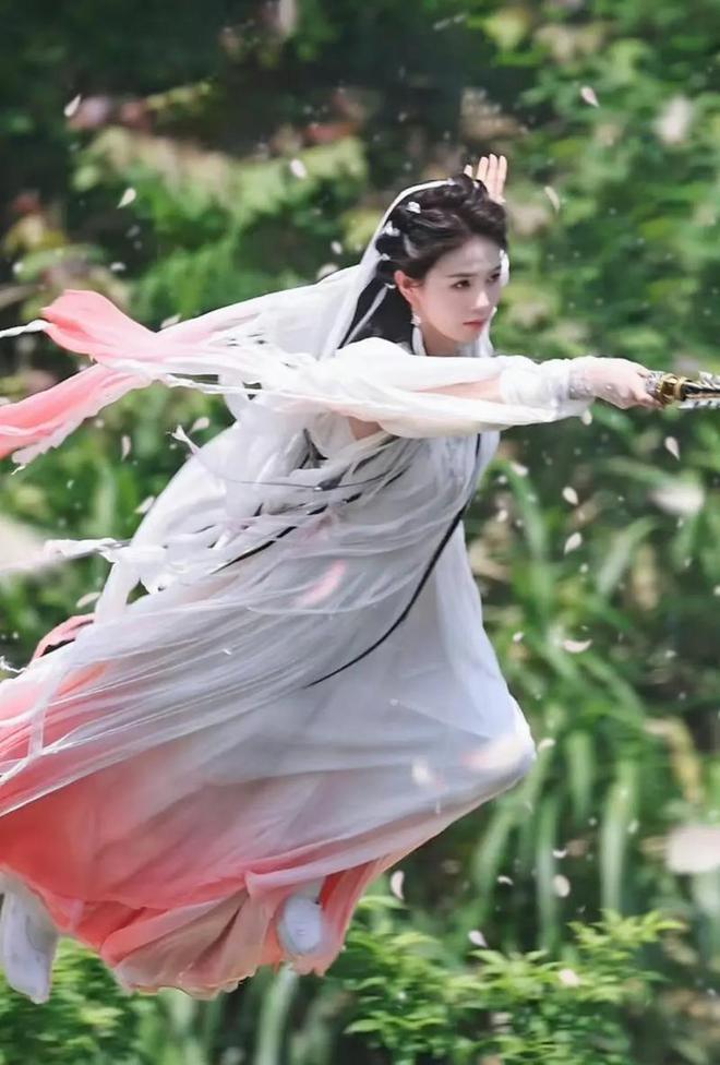 临江仙高开低走，男女主三婚三离太闹腾，没学到墨雨云间精髓？