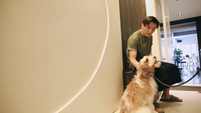 三代男神香港豪宅曝光，打工人彻底破防......