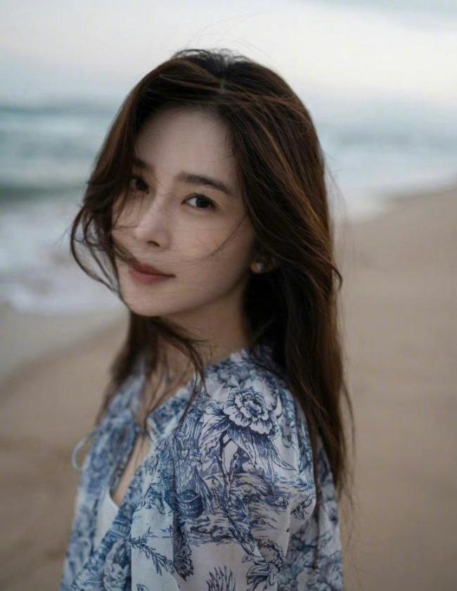 赵樱子直播突曝怀孕，曾自曝与成毅刘学义绯闻，是喜事还是套路？