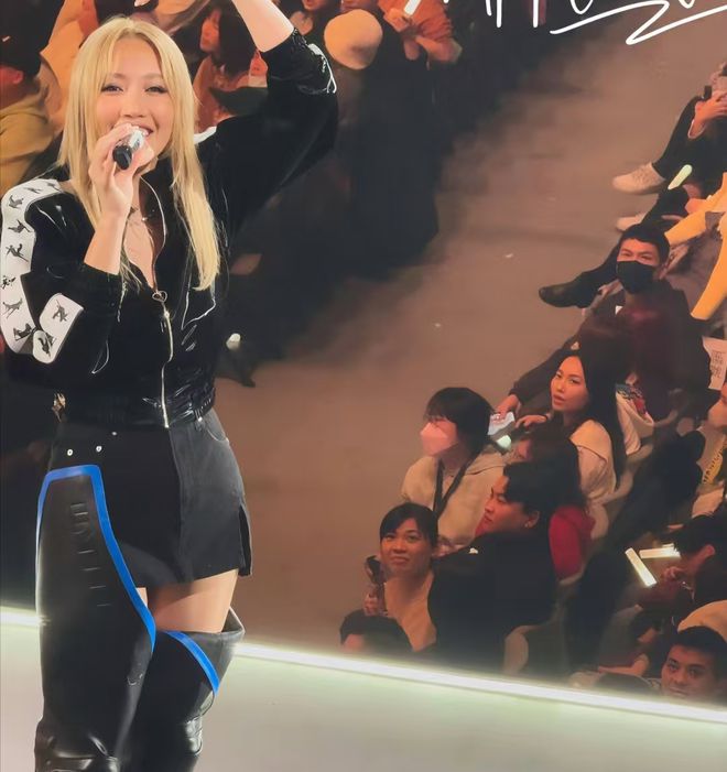女歌手ALin卷入手表风波！穿过曾毅同款图案服装，立场也被质疑