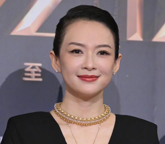 电影之夜红毯生图来了！章子怡一脸富态，钟楚曦太瘦，金晨又变样