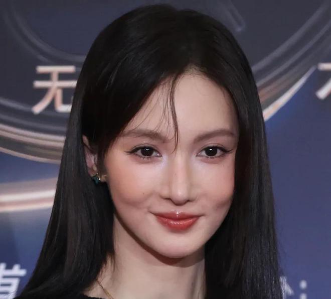 电影之夜红毯生图来了！章子怡一脸富态，钟楚曦太瘦，金晨又变样