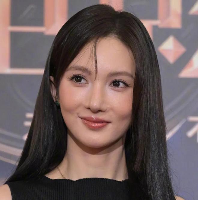 电影之夜红毯生图来了！章子怡一脸富态，钟楚曦太瘦，金晨又变样