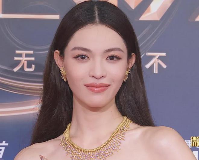 电影之夜男明星集体翻车！松垮、疲惫、黑眼圈、尽显真实状态
