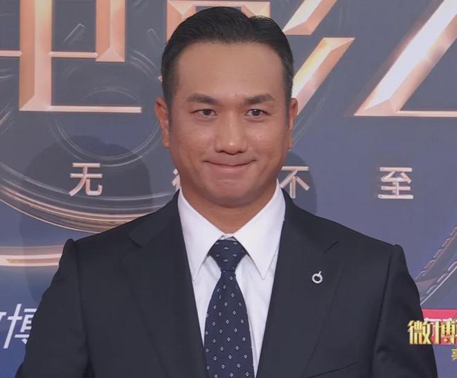 电影之夜男明星集体翻车！松垮、疲惫、黑眼圈、尽显真实状态
