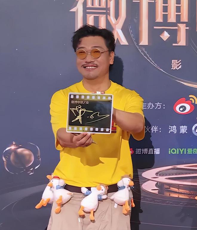 电影之夜男明星集体翻车！松垮、疲惫、黑眼圈、尽显真实状态
