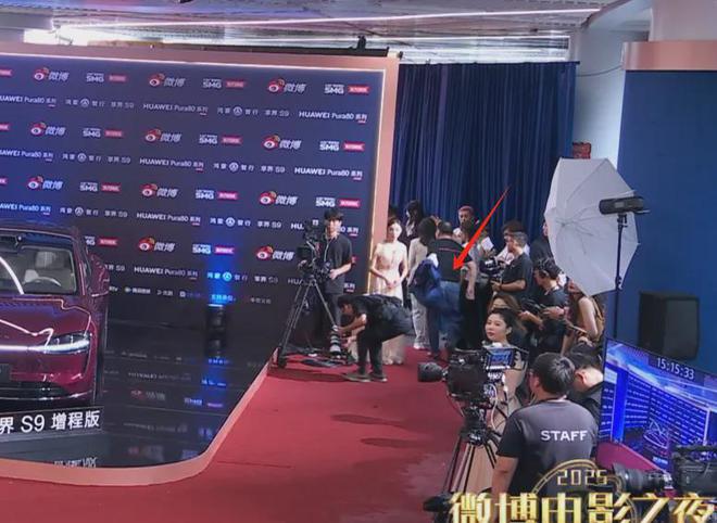 电影之夜男明星集体翻车！松垮、疲惫、黑眼圈、尽显真实状态