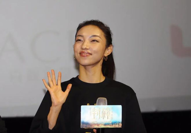 曾毅暴打助理？宋茜刘诗诗争番闹剧？孟子义李昀锐互告粉丝？那尔那茜高考造假？女童星怕家人被调查？
