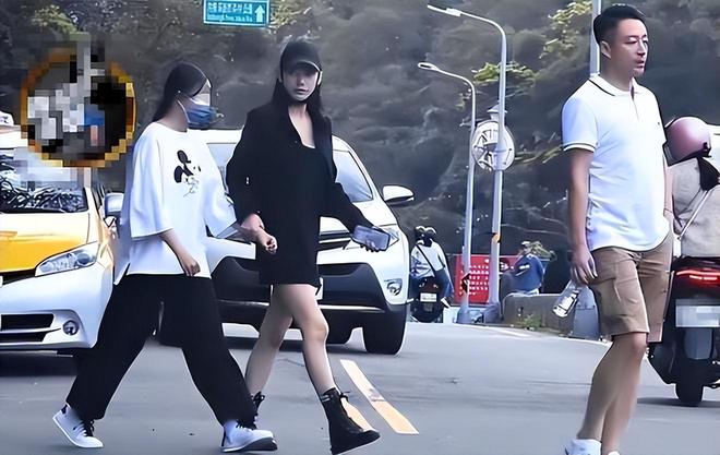 汪小菲带孩子回台北过六一，大S妈妈和小S全家人无心陪伴庆祝