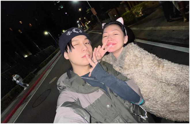 小S47岁生日最新露面，和派翠克合影瘦了很多！