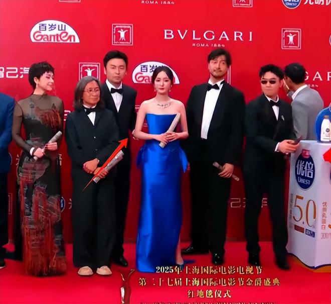 杨幂“上春山”风波发酵！被扒穿三手高定，反向宣传电影惹不满