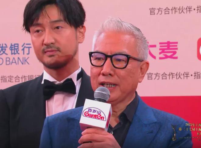 上影节红毯展露众星高情商：杨幂干脆走在后排，王俊凯不敢站C位