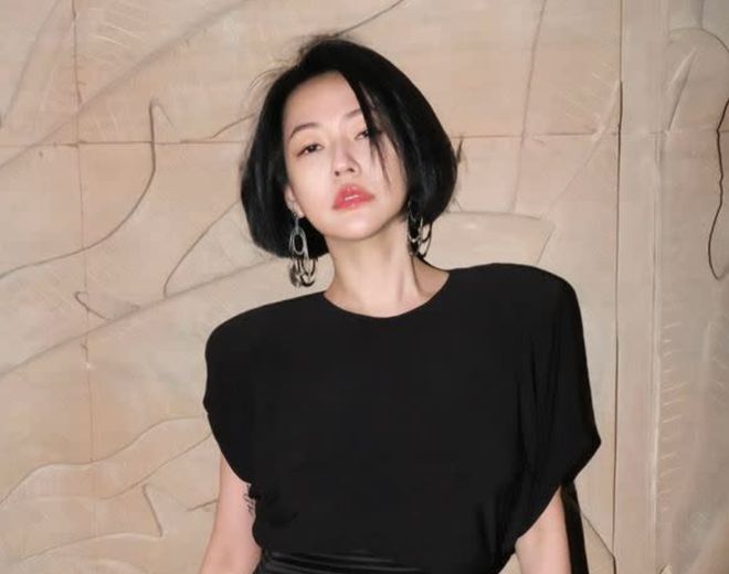 小S过生日被发现偷偷上微博，遭封杀4年了，她还关注着内地舆论