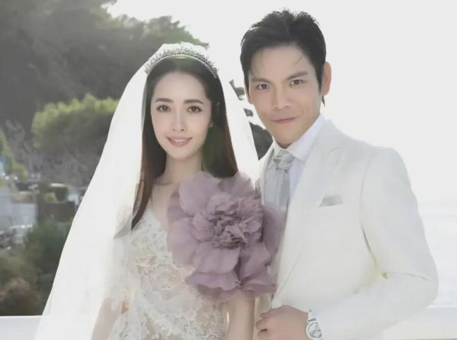 结婚第六年，郭碧婷向佐，正式解绑