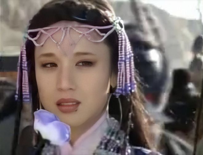 她长得太美被导演“金屋藏娇”，同居27年无名无分，最终早早离世