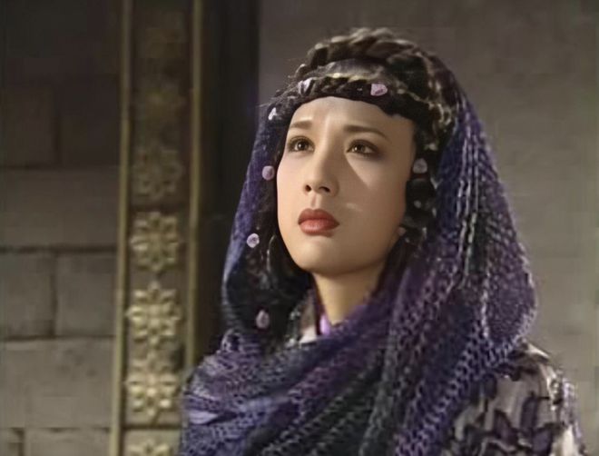 她长得太美被导演“金屋藏娇”，同居27年无名无分，最终早早离世