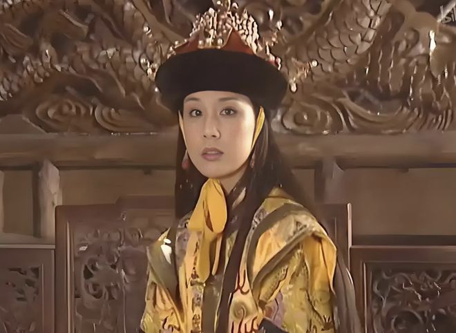 她长得太美被导演“金屋藏娇”，同居27年无名无分，最终早早离世