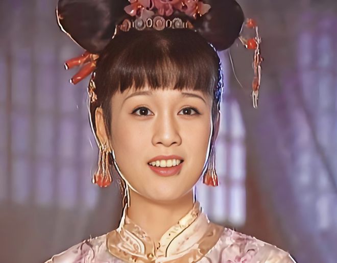 她长得太美被导演“金屋藏娇”，同居27年无名无分，最终早早离世