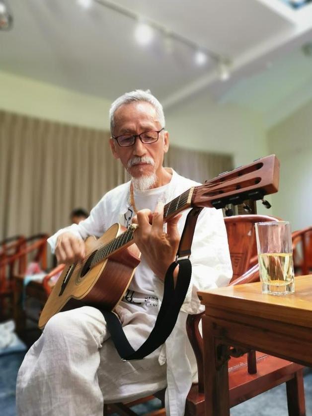 捧红费玉清的陈彼得去世，自称代表乐坛的昨天，却遭好声音淘汰