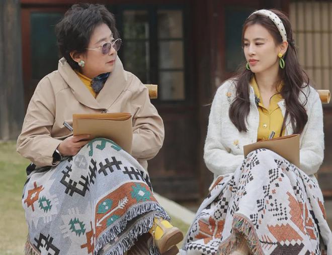 黄圣依妈妈反对女儿下嫁，因三点对杨子不满，二人离婚后差距拉开
