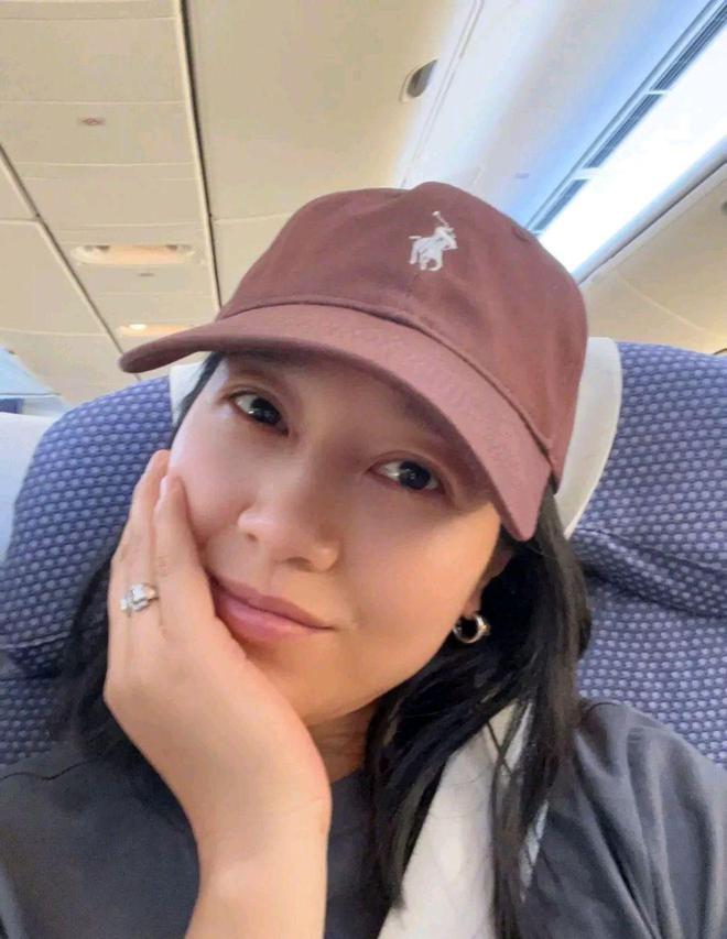 回顾朱丹历次失言风波，核心是女性观念落伍，她也是受害者