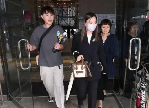 53岁郑中基结束13年婚姻，否认赡养费仅8000元，欲言又止似有苦衷