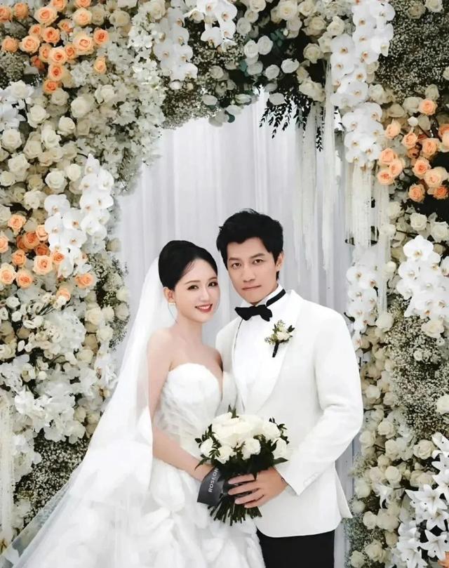 偶像剧女王现状：一个拼命生娃，一个坚持不婚