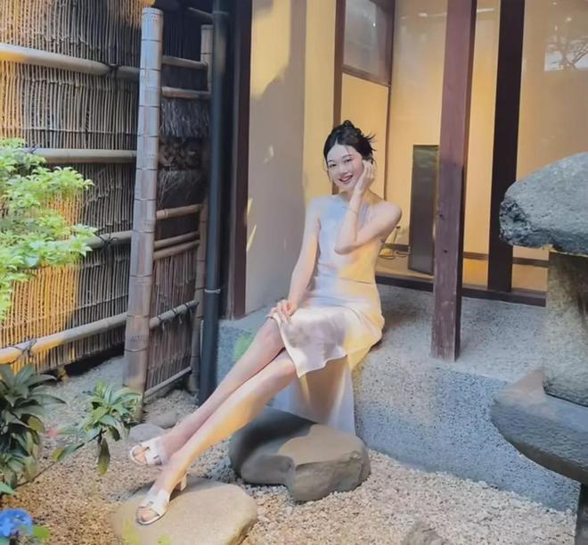 凤姐近况引热议，遣返、过气、混迹直播、初代网红现状太多唏嘘
