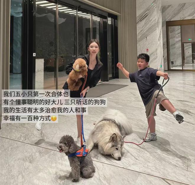凤姐近况引热议，遣返、过气、混迹直播、初代网红现状太多唏嘘