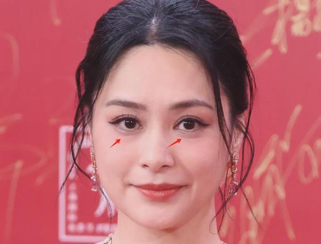 众星上影节闭幕式红毯：林允大秀好身材，于适未受那尔那茜影响
