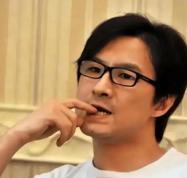 汪峰回应与宁静牵手很高明？一边向宁静道歉，一边和森林北秀恩爱