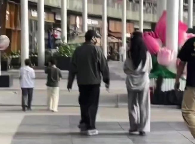曝易梦玲王勉恋爱！女方被偶遇后删首尔行程，两人更多细节被扒