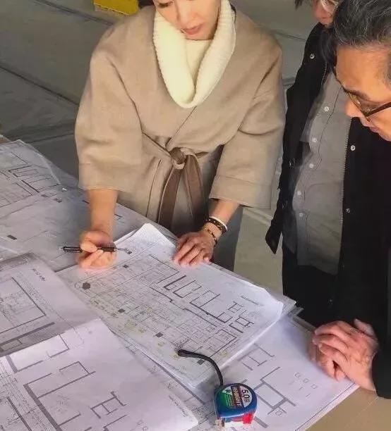 16年前，为“报恩”嫁给53岁残疾富商的美人黎姿，现在后悔了吗？
