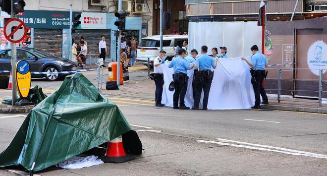 著名演员唐佳跳楼离世，享年88岁，妻子雪妮患胰腺癌受打击