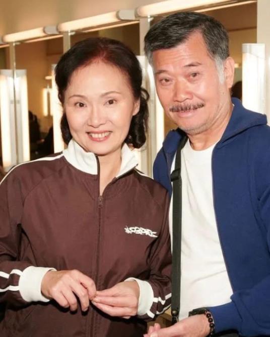 著名演员唐佳跳楼离世，享年88岁，妻子雪妮患胰腺癌受打击