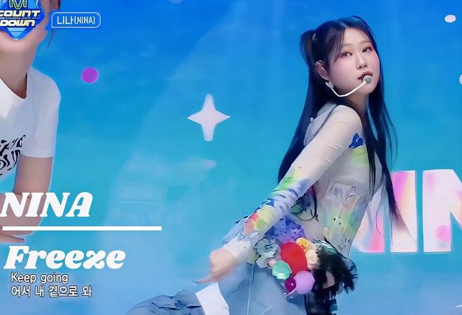 小沈阳女儿全开麦打歌舞台：气息稳舞姿强，还真成了Jennie第二？