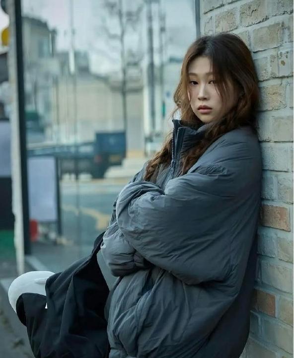 小沈阳女儿全开麦打歌舞台：气息稳舞姿强，还真成了Jennie第二？